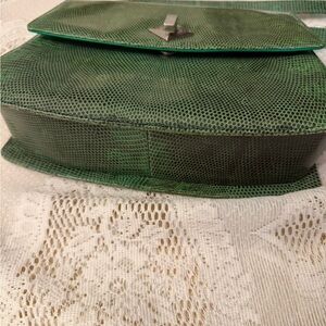 Suarez Emerald Textured Crossbody Bag